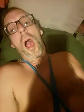chatwatchcum online show from October 2025 03:31:02 AM