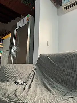 Snapshot of Leo_bunny_hot chatting on December 2025 08:44:02 PM Leo bunny hot online show from December 2025 08:44:02 PM