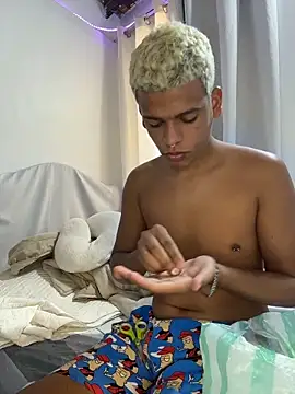 Snapshot of Leo_bunny_hot chatting on November 2025 07:14:02 PM Leo bunny hot online show from November 2025 07:14:02 PM