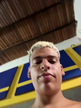 Snapshot of Leo_bunny_hot chatting on January 2026 06:00:02 PM Leo bunny hot online show from January 2026 06:00:02 PM