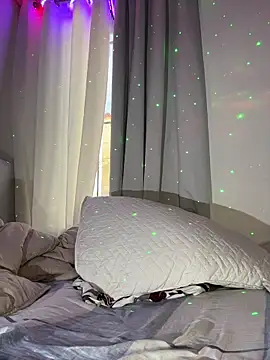 Snapshot of Leo_bunny_hot chatting on December 2025 08:53:02 PM Leo bunny hot online show from December 2025 08:53:02 PM