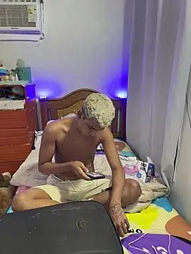 Snapshot of Leo_bunny_hot chatting on October 2025 10:19:01 PM Leo bunny hot online show from October 2025 10:19:01 PM