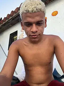 Snapshot of Leo_bunny_hot chatting on November 2025 07:25:01 PM Leo bunny hot online show from November 2025 07:25:01 PM