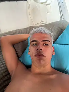 Leo bunny hot online show from April 2026 08:01:01 PM