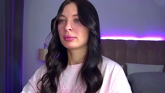 AlexandraBloom online show from November 2025 06:23:02 PM