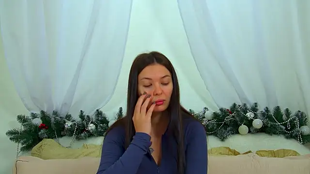 Snapshot of AlexandraBloom chatting on December 2025 06:24:01 PM AlexandraBloom online show from December 2025 06:24:01 PM