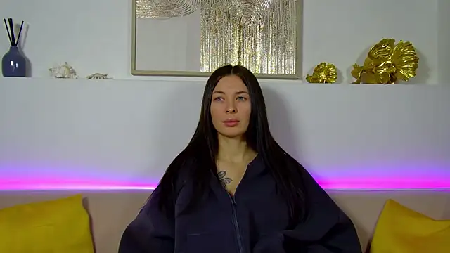 AlexandraBloom online show from November 2025 06:19:02 PM