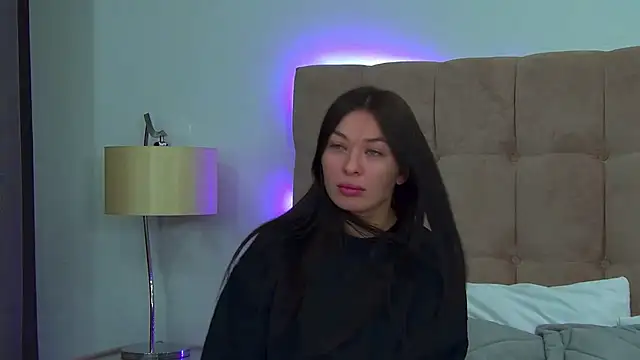 AlexandraBloom online show from November 2025 06:17:01 AM