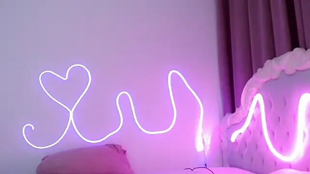 amina moonlightt online show from September 2025 02:06:01 AM