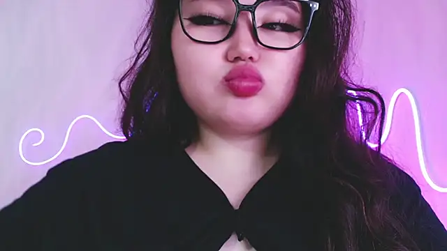 Snapshot of amina_moonlightt chatting on July 2026 05:13:02 PM amina moonlightt online show from July 2026 05:13:02 PM