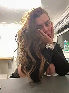 Snapshot of Mia_MilesXXX chatting on March 2025 09:40:02 PM Mia MilesXXX online show from March 2025 09:40:02 PM