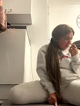 Snapshot of Mia_MilesXXX chatting on October 2025 03:41:01 AM Mia MilesXXX online show from October 2025 03:41:01 AM