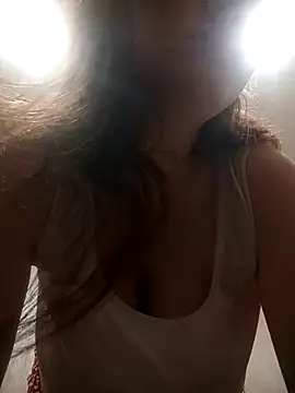 Aria  Dark online show from December 2025 01:05:01 AM