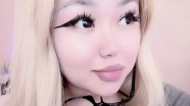 Snapshot of amelia_sunlight chatting on February 2025 03:23:02 AM amelia sunlight online show from February 2025 03:23:02 AM