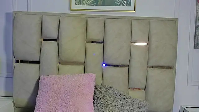 Snapshot of natalyclauss_ chatting on March 2025 04:17:02 AM natalyclauss online show from March 2025 04:17:02 AM