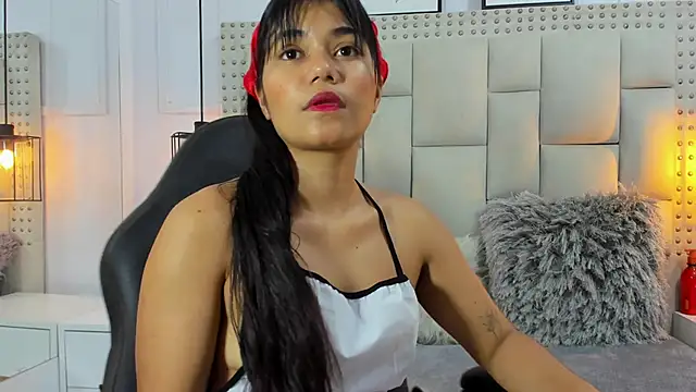 Snapshot of natalyclauss_ chatting on March 2025 10:10:02 PM natalyclauss online show from March 2025 10:10:02 PM