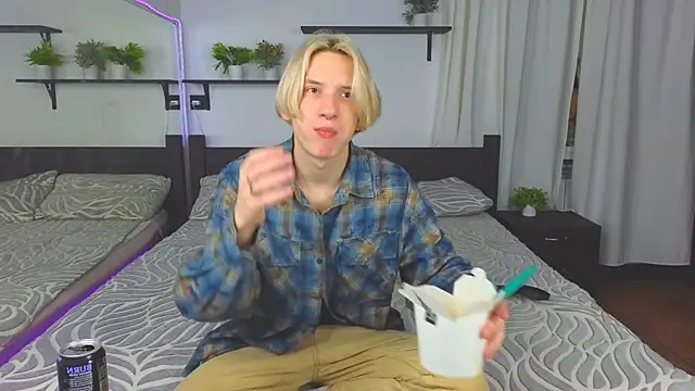 Snapshot of Ron_Vils chatting on November 2025 12:53:02 PM Ron Vils online show from November 2025 12:53:02 PM