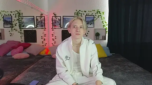 Ron Vils online show from March 2025 04:43:01 AM