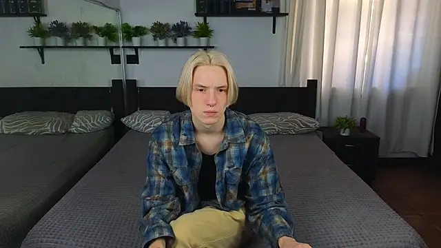 Snapshot of Ron_Vils chatting on November 2025 08:04:02 AM Ron Vils online show from November 2025 08:04:02 AM