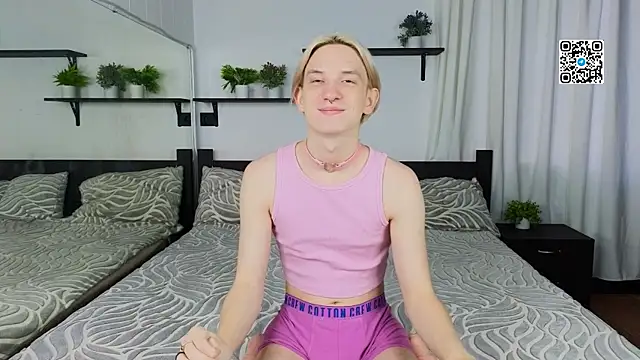 Snapshot of Ron_Vils chatting on November 2025 07:01:02 AM Ron Vils online show from November 2025 07:01:02 AM