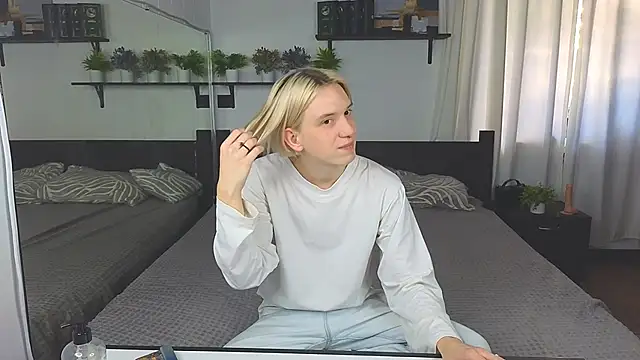 Snapshot of Ron_Vils chatting on November 2025 08:14:01 AM Ron Vils online show from November 2025 08:14:01 AM