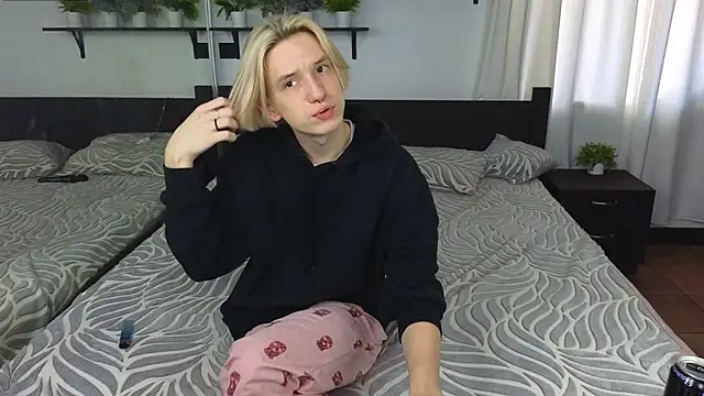 Snapshot of Ron_Vils chatting on November 2025 07:12:01 AM Ron Vils online show from November 2025 07:12:01 AM