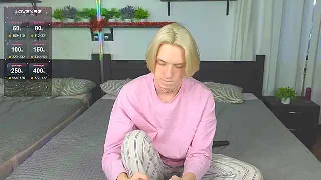 Snapshot of Ron_Vils chatting on December 2025 09:19:02 AM Ron Vils online show from December 2025 09:19:02 AM