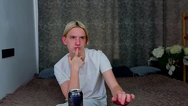 Snapshot of Ron_Vils chatting on November 2025 07:45:02 AM Ron Vils online show from November 2025 07:45:02 AM