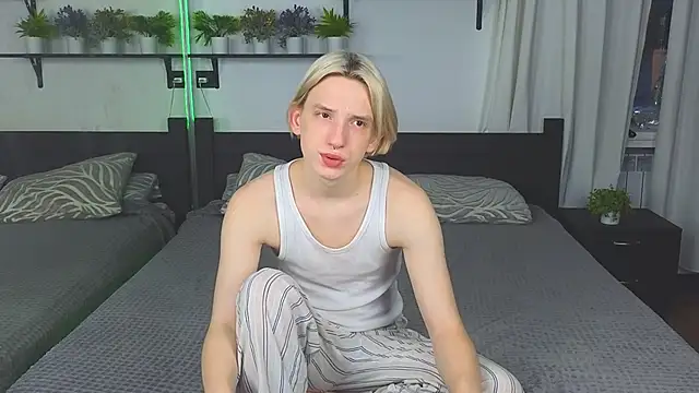 Snapshot of Ron_Vils chatting on November 2025 10:25:01 AM Ron Vils online show from November 2025 10:25:01 AM