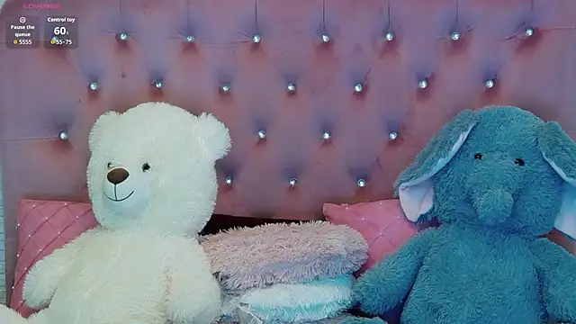 SophiaStarr online show from November 2025 07:40:02 PM