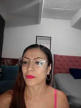 Snapshot of Venus-Wood chatting on October 2025 04:04:01 PM Venus-Wood online show from October 2025 04:04:01 PM