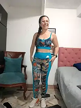 Snapshot of Venus-Wood chatting on October 2025 10:53:01 PM Venus-Wood online show from October 2025 10:53:01 PM