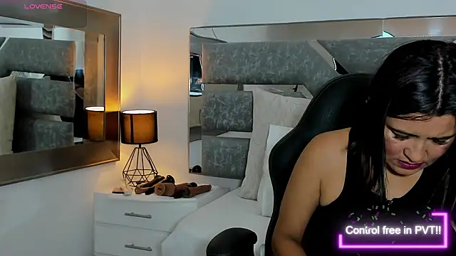 Slut Milf  online show from March 2026 07:20:01 PM