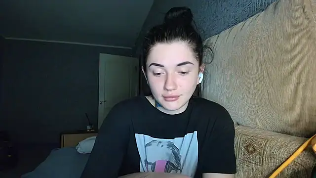 Liana diva online show from March 2026 03:51:01 PM