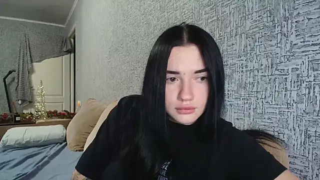 Snapshot of Liana_diva chatting on December 2025 02:17:01 PM Liana diva online show from December 2025 02:17:01 PM