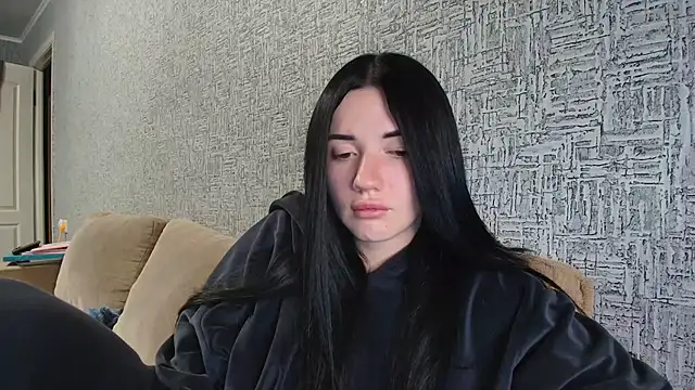 Liana diva online show from April 2026 06:33:01 PM