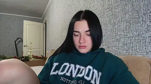 Liana diva online show from December 2025 06:25:01 PM