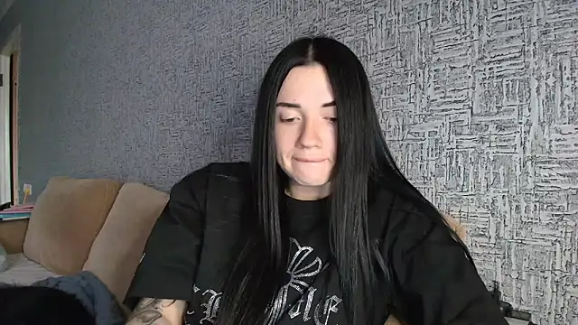 Liana diva online show from April 2026 01:25:01 PM