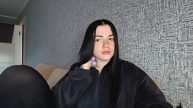 Liana diva online show from April 2026 01:51:01 PM