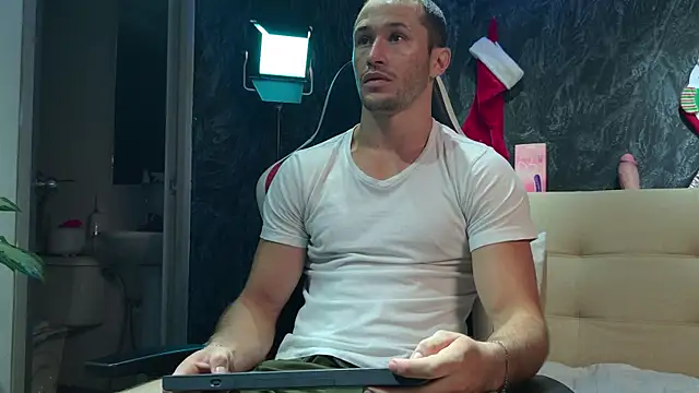 Snapshot of AxelFairchaild chatting on December 2025 01:43:02 PM AxelFairchaild online show from December 2025 01:43:02 PM