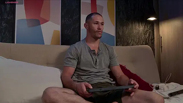 Snapshot of AxelFairchaild chatting on November 2025 01:17:01 PM AxelFairchaild online show from November 2025 01:17:01 PM