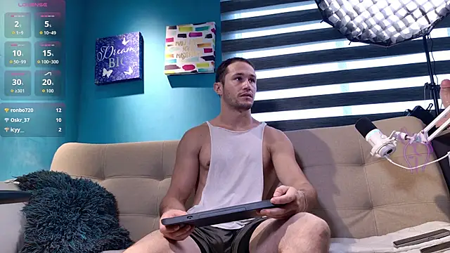 AxelFairchaild online show from September 2025 01:11:02 PM
