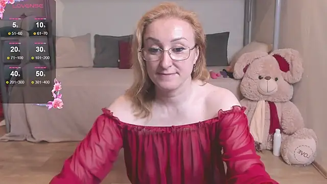 Snapshot of MadissonKiss chatting on June 2026 11:10:02 PM MadissonKiss online show from June 2026 11:10:02 PM