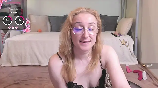 Snapshot of MadissonKiss chatting on May 2026 06:41:01 AM MadissonKiss online show from May 2026 06:41:01 AM