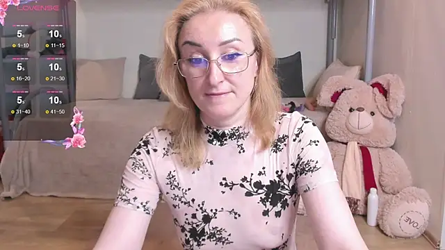 Snapshot of MadissonKiss chatting on June 2026 12:31:01 AM MadissonKiss online show from June 2026 12:31:01 AM