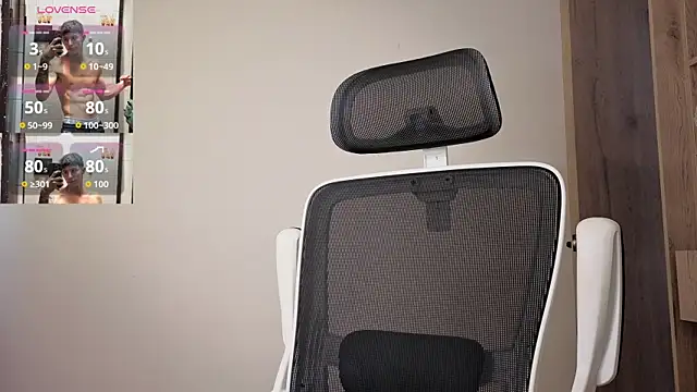 Snapshot of Cristopher23_ chatting on December 2025 01:13:02 PM Cristopher23 online show from December 2025 01:13:02 PM