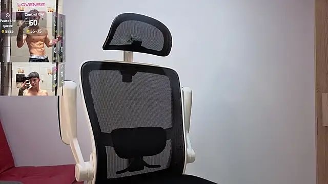 Cristopher23  online show from December 2025 10:54:02 PM