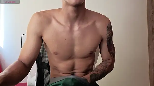 Cristopher23  online show from March 2026 12:17:01 PM