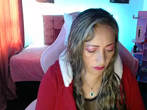 Snapshot of Melanyy_100 chatting on February 2025 07:13:01 PM Melanyy 100 online show from February 2025 07:13:01 PM