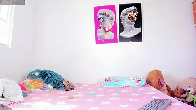 Lilybaudinx96 online show from November 2025 08:14:02 PM